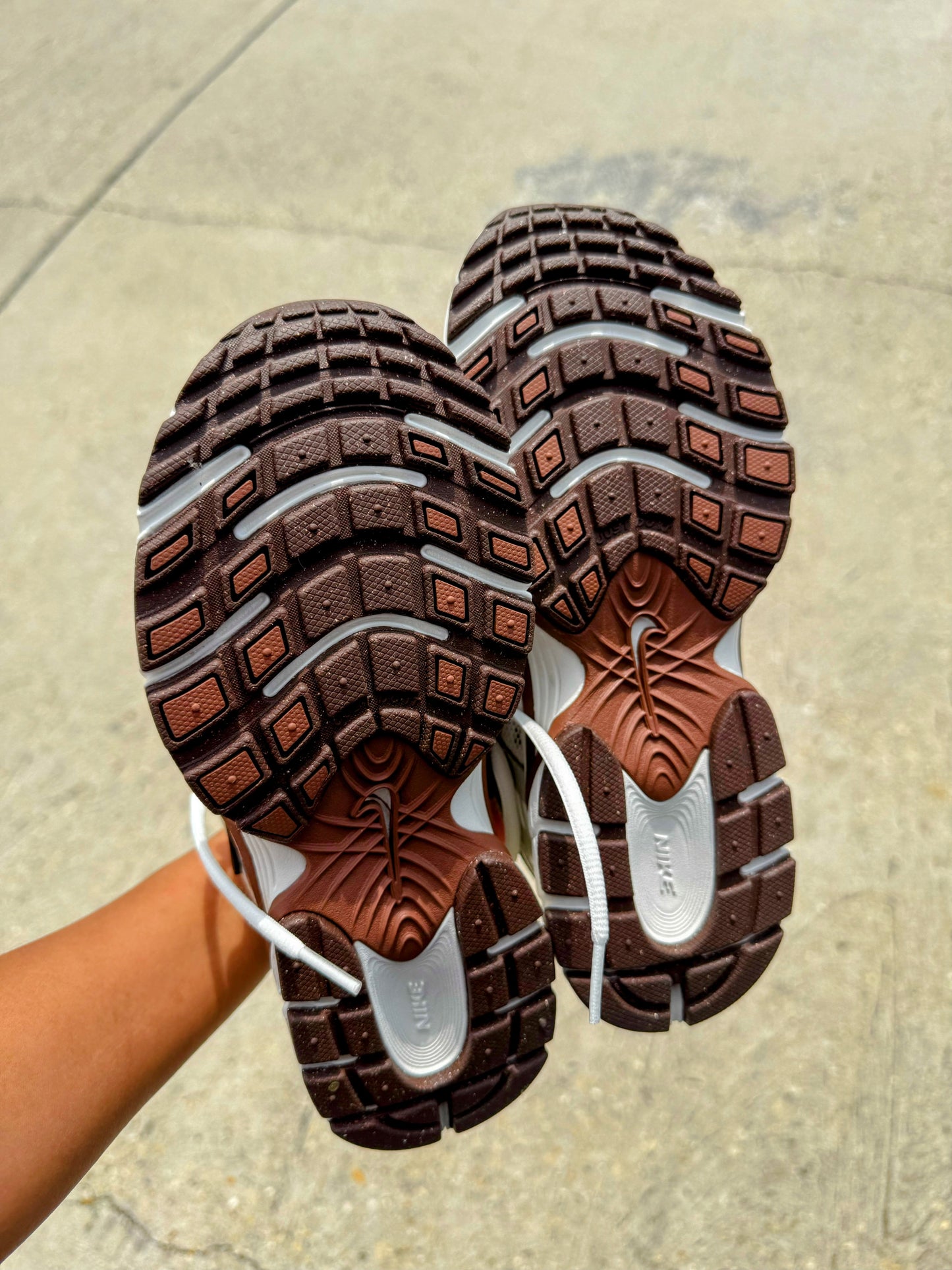 NIKE V5 RNR (Size 5.5)
