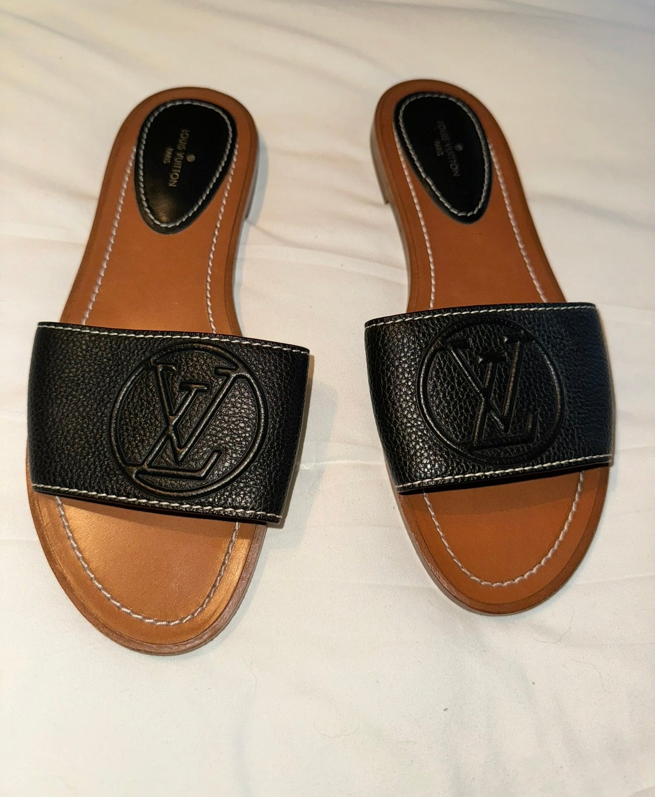 LV SLIDES (Size 37)