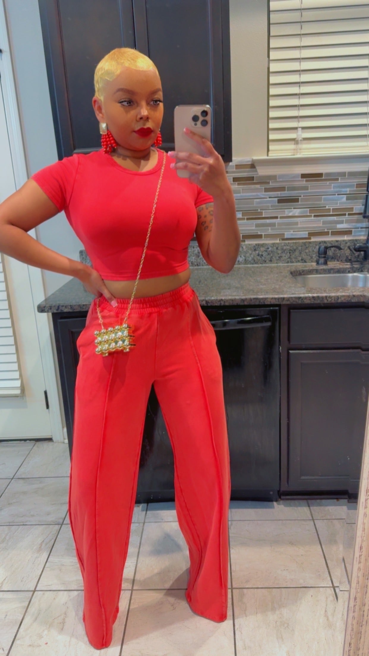 Giving Vibes:Red